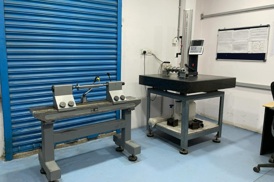 measurement devices and a digital height gauge